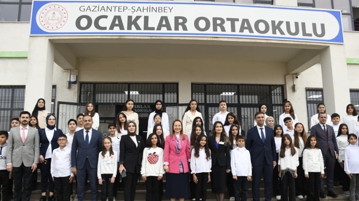 Sayın Milletvekilimiz Derya BAKBAK 'a, Sayın İl Milli Eğitim Müdürümüz Erdal KILINÇ 'a ve Sayın İlçe Milli Eğitim Müdürümüz Eyüp GÜNEŞ' e okulumuza yaptıkları bu nazik ziyaretleri için çok teşekkür ederiz 